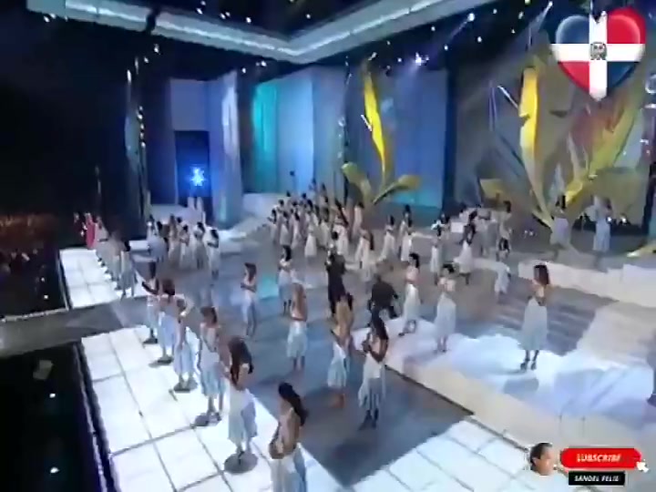 NBA第一美娇妻霍福德妻子18岁代表多米尼加荣膺环球小姐