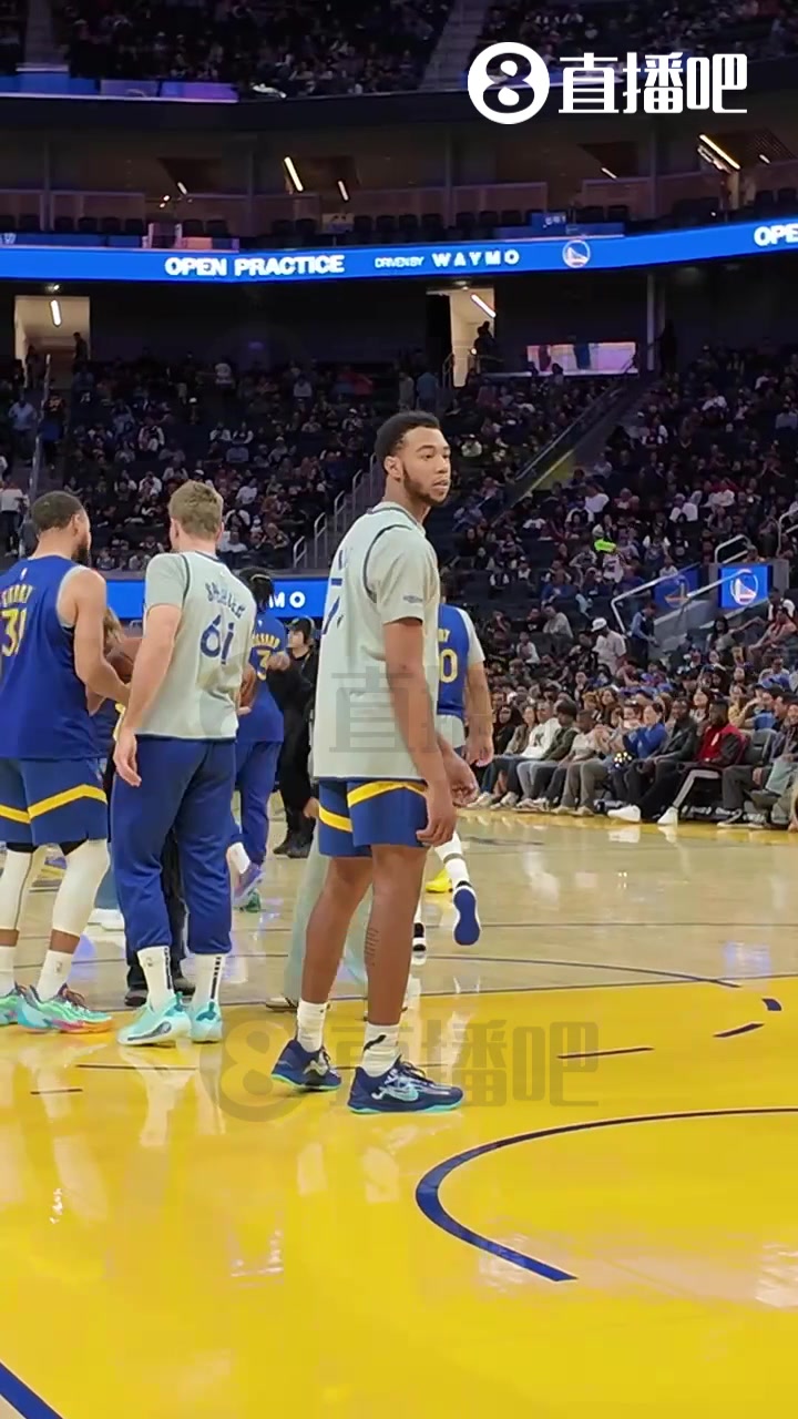 被夺权的30号训练课上 塞斯穿象征家族荣耀的30号 哥哥被迫穿31