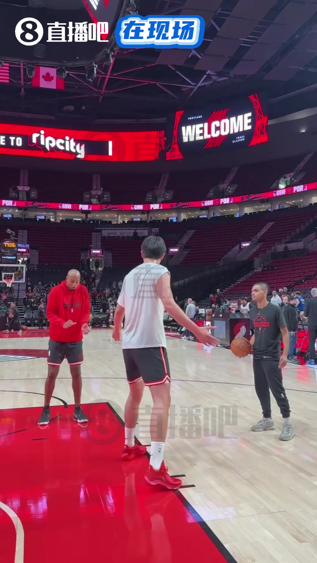 杨瀚森赛前护框练习今天看来要化身篮下擎天柱