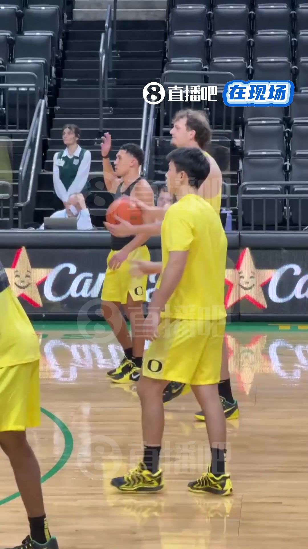 小吧来探班啦林葳NCAA赛前热身期待今天状态回暖