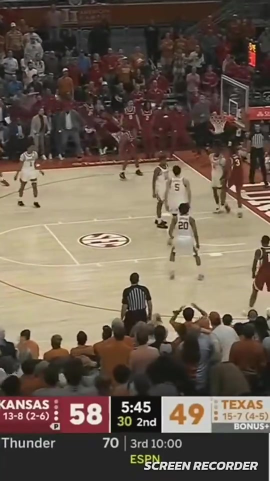 这爆发力美媒翻出湖人新秀阿杜蒂耶罗NCAA的炸裂隔扣