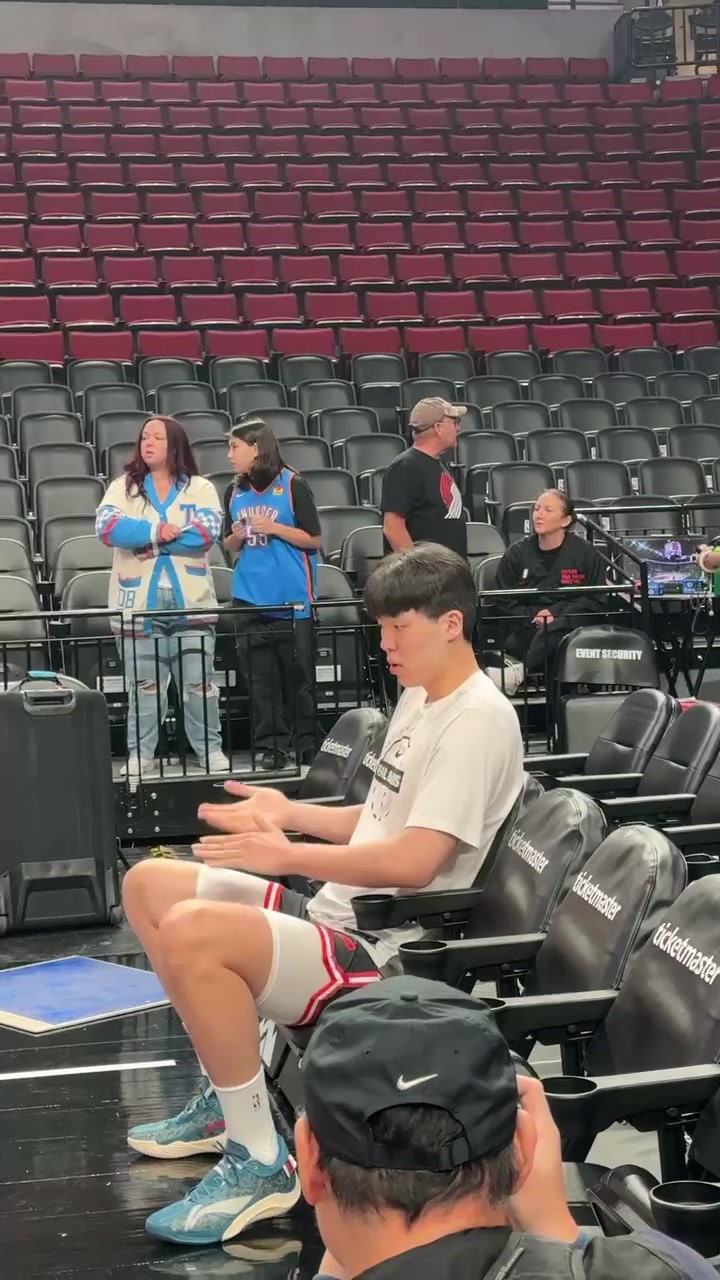 杨瀚森今天穿城市球衣对应的波特兰机场配色李宁驭帅20球鞋