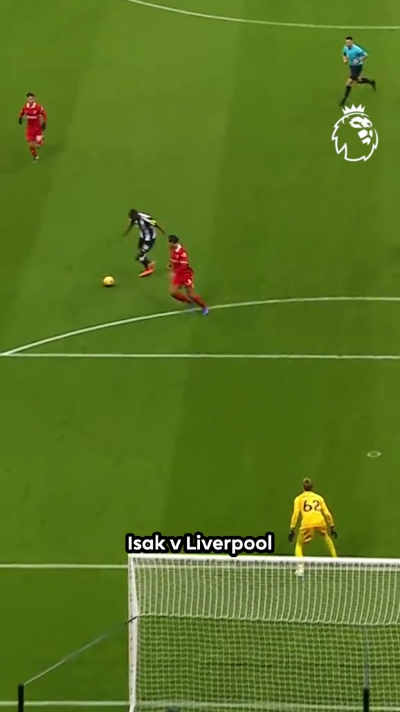 频率太快了英超官推伊萨克曾让范迪克摸不着头脑