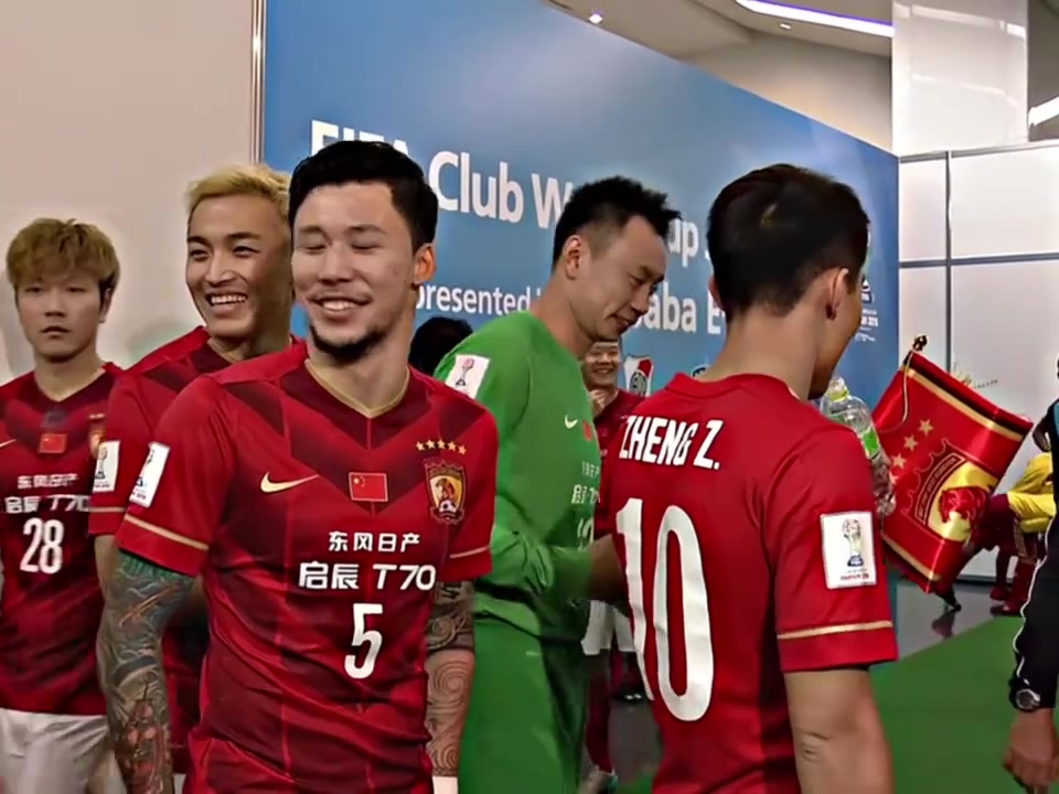 嚼的是和成天下打的是巅峰巴萨俺的队名叫广州恒大