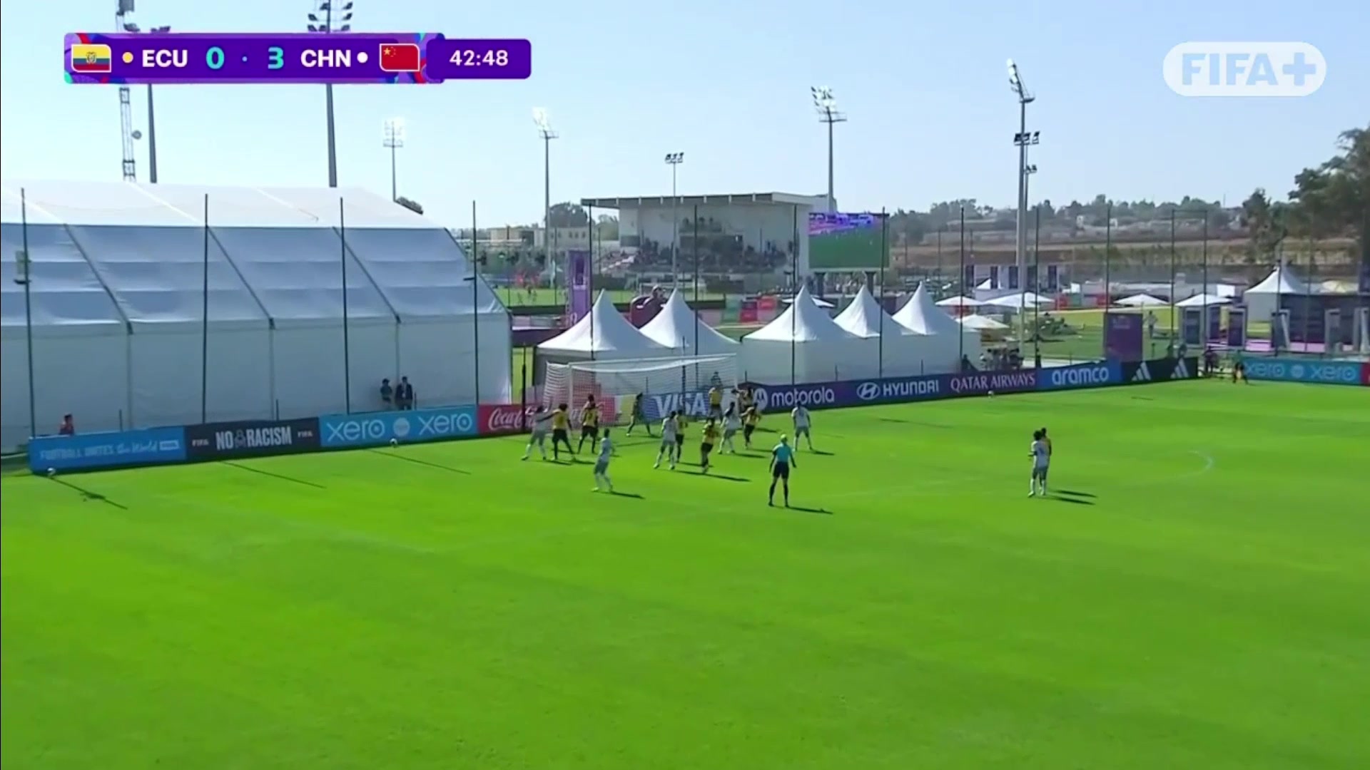 直接打花了U17中国女足4-0领先出线在望宋语后点破门