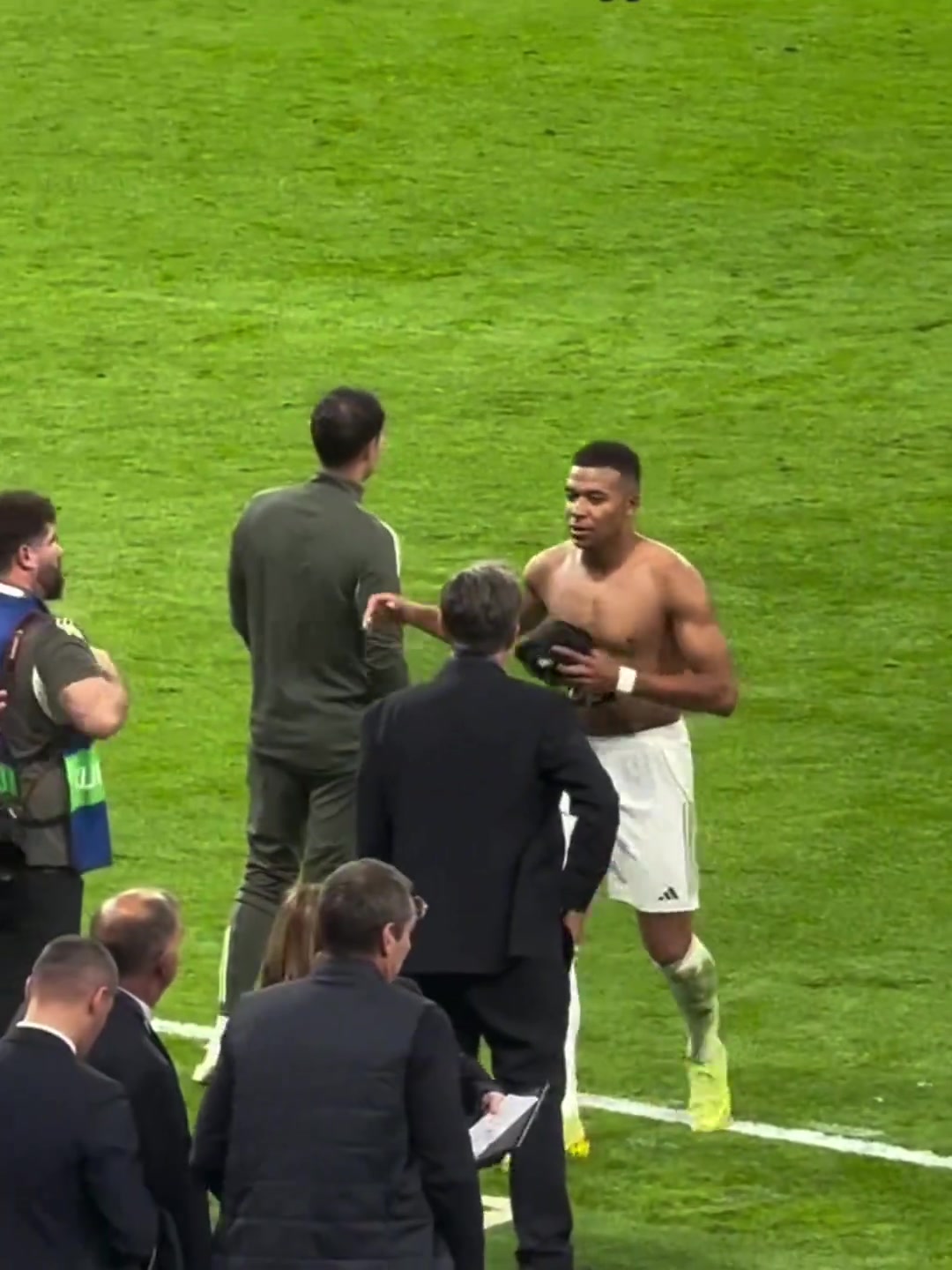 行走的荷尔蒙皇马三巨头谁的身材更好