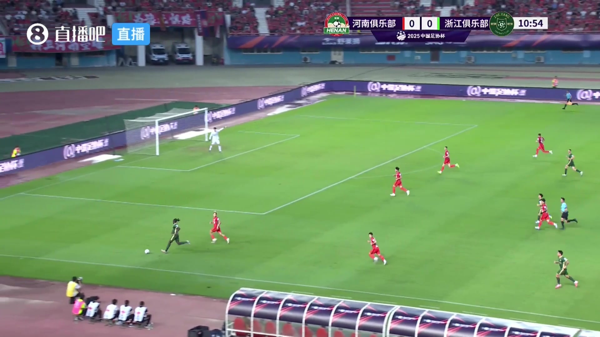 奥乌苏底线强突送助攻弗兰克门前抢点得手