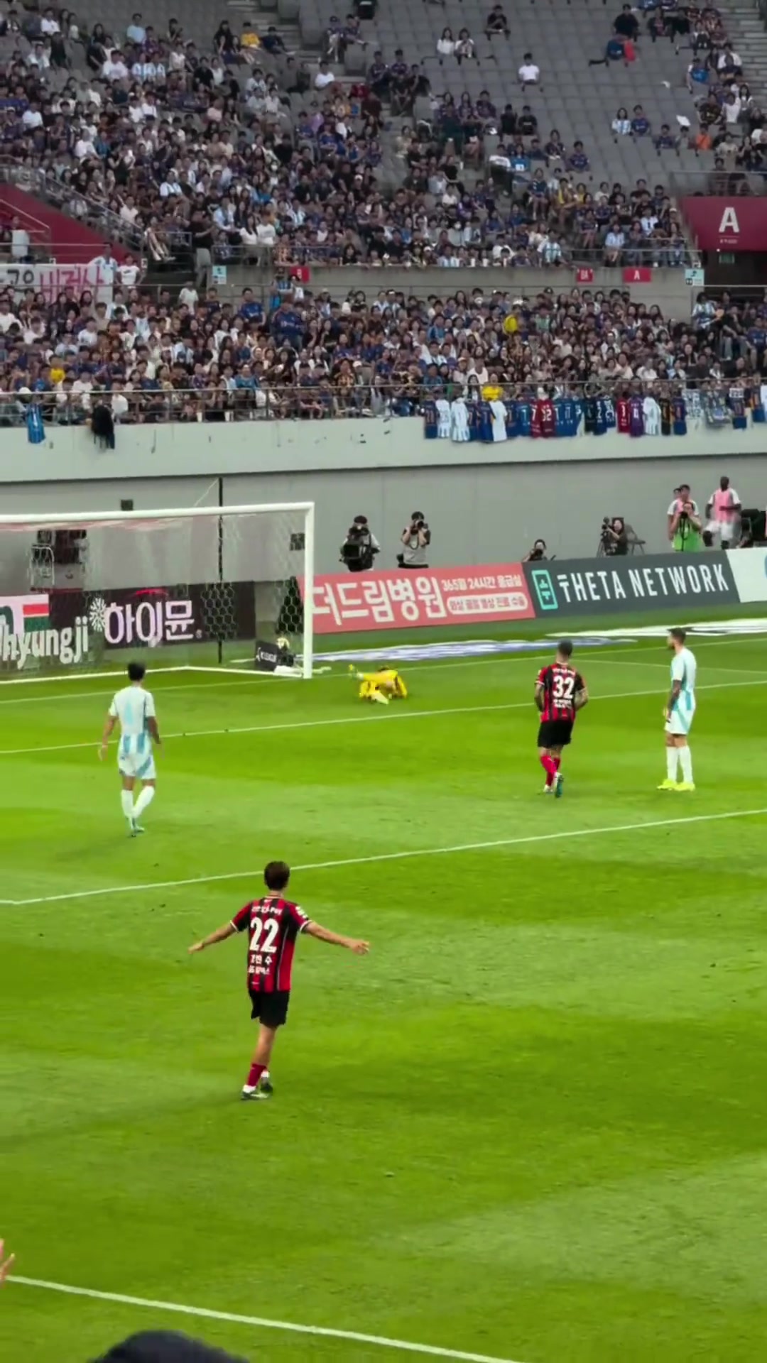 林加德轰出精彩世界波7月31日林皇将迎战拉什福德率领的巴萨