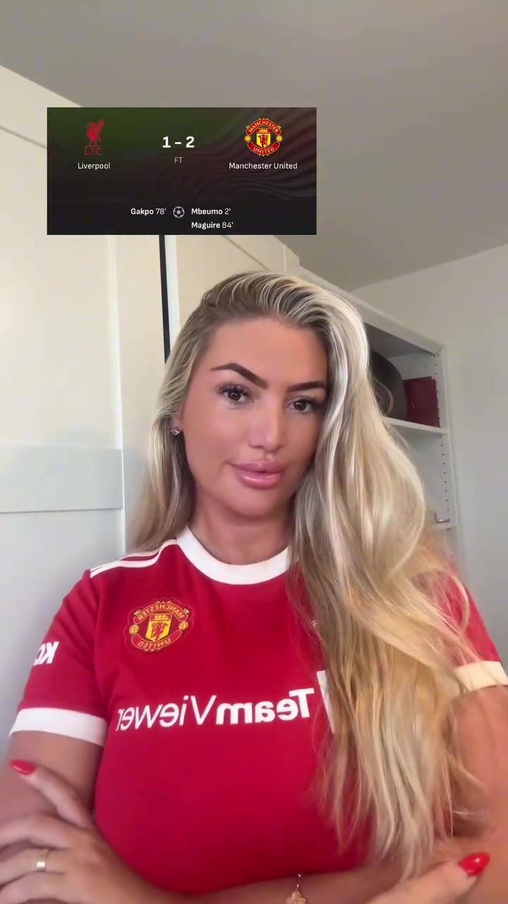 扬眉吐气曼联女网红不好意思了利物浦