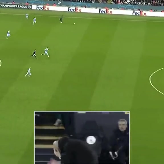 当瓜帅看到维尼修斯突破之后就感到大事不妙了