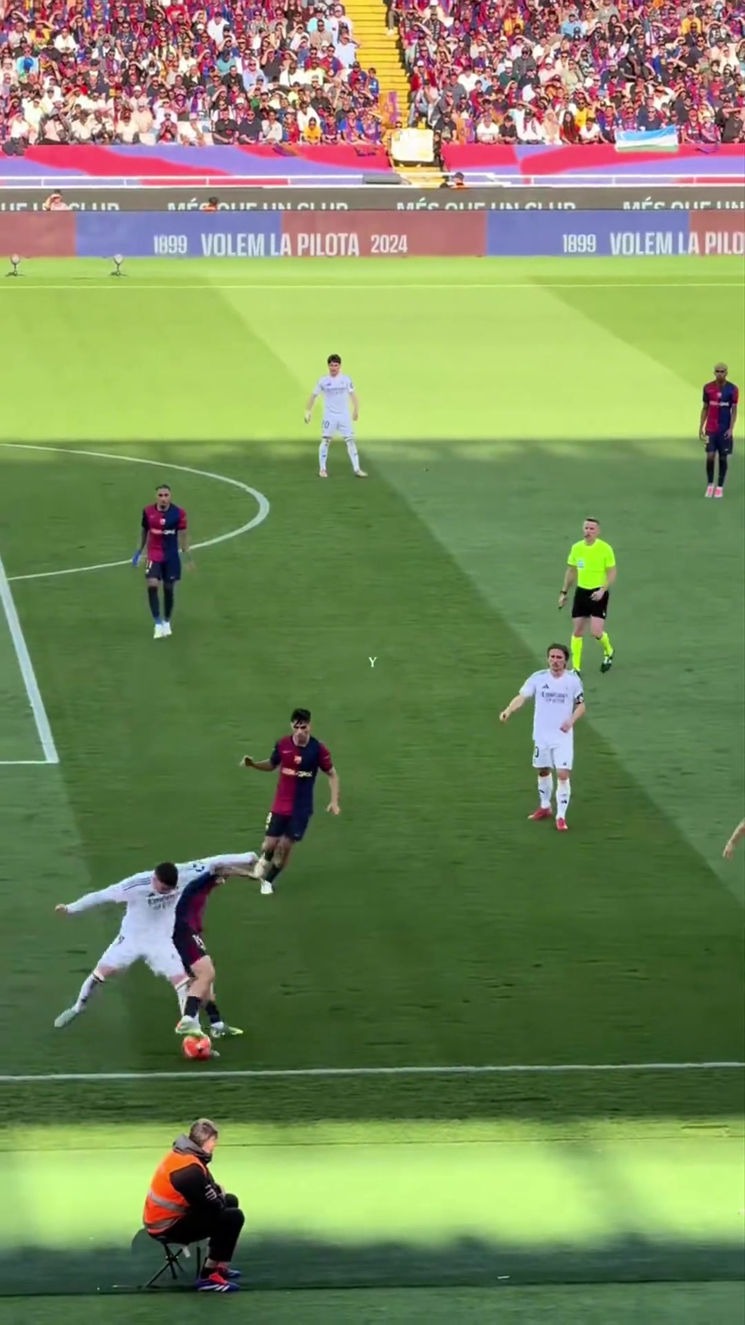 一人单挑皇马3名球员费尔明这球什么水平