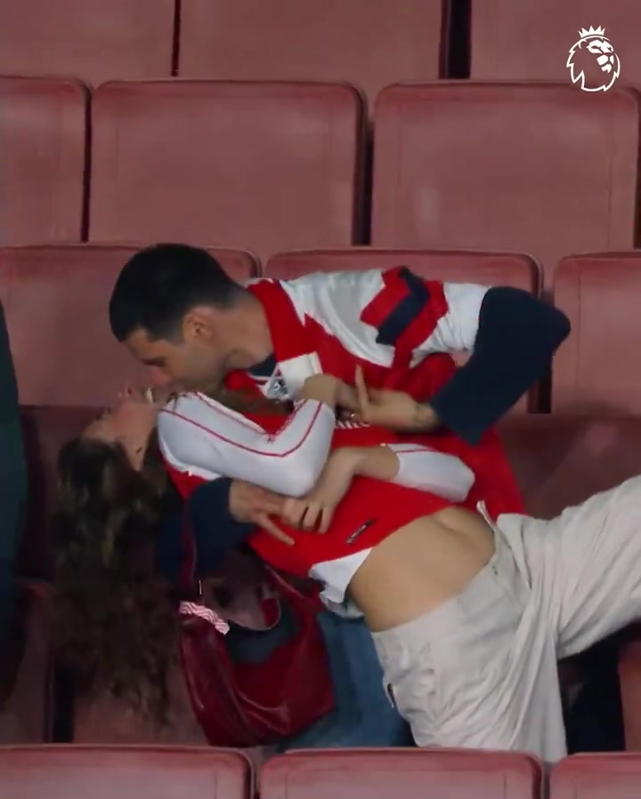 当年阿森纳主场5-0切尔西酋长球场空气中弥漫着爱的气息