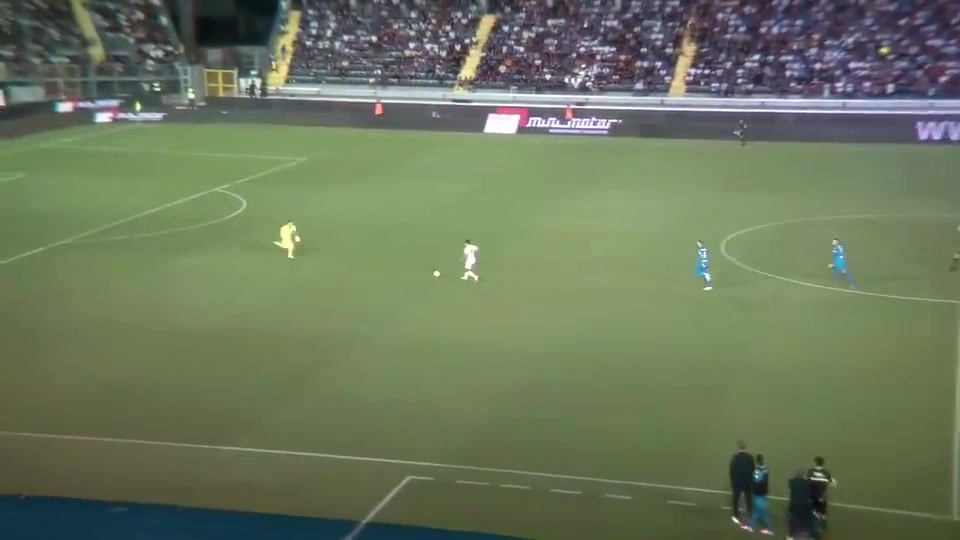 曾经的基耶萨球迷只有踢过球的才知道这一下爬起来有多难