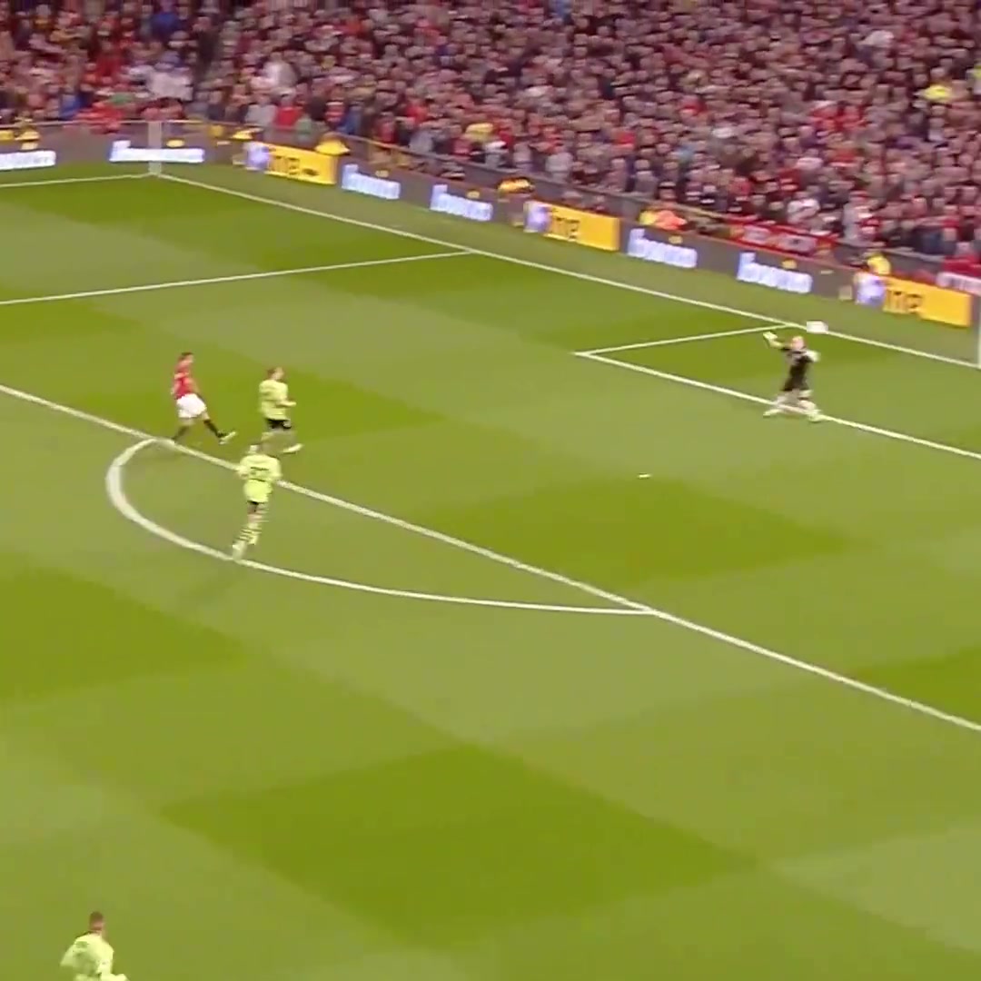 传说中不会停球的男人范佩西球落地算我输