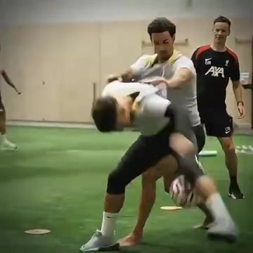 摔角能手利物浦队内训练科尔克兹防守琼斯