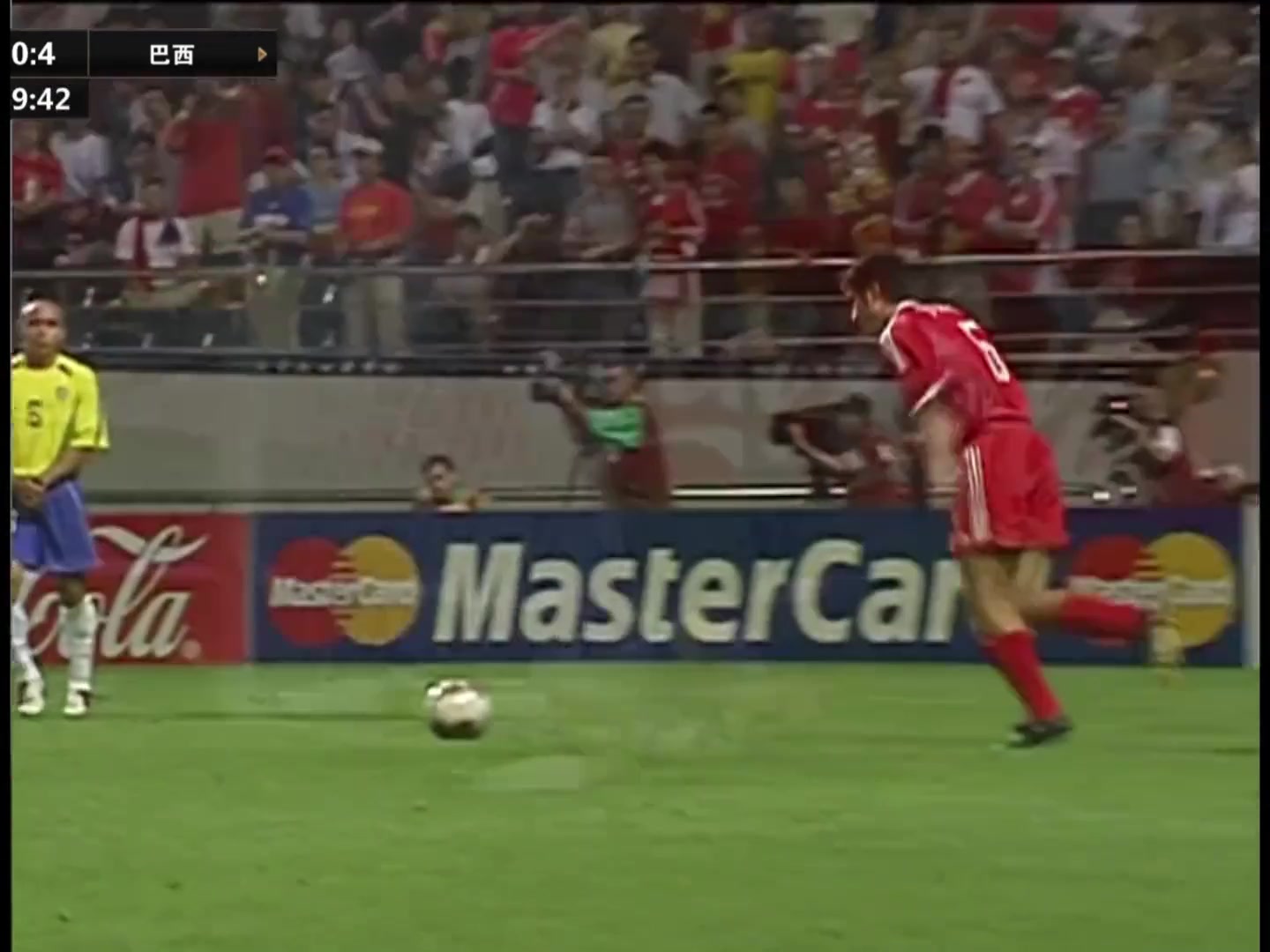 有谁还记得️当年世界杯邵佳一vs巴西任意球险些破门