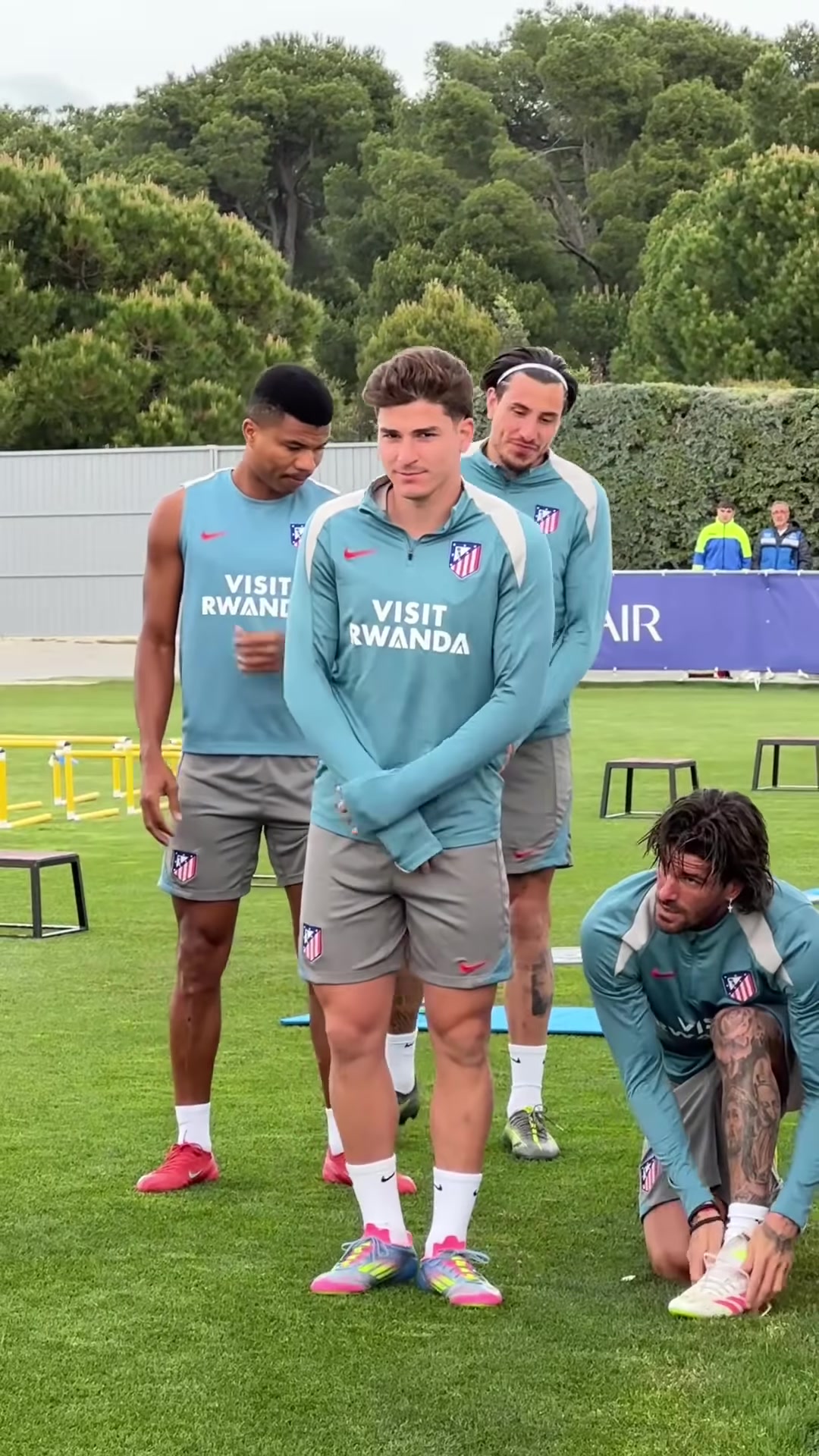 欺负小蜘蛛呢吉梅内斯你个乌拉圭人是在报复阿根廷人吧