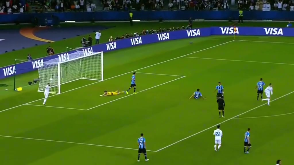 看了C罗这个视频让人觉得凌空抽射很简单