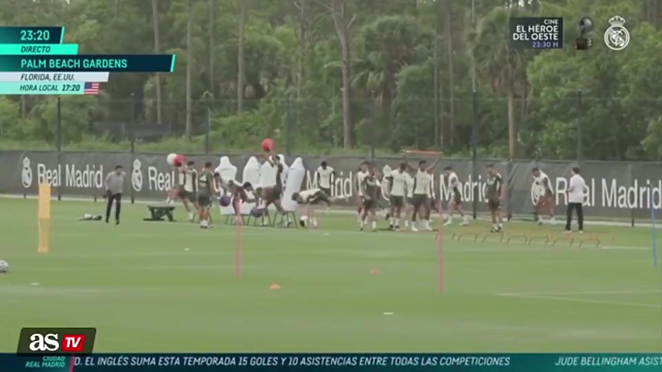 又是举棍子又是高抬腿的看得懂龙哥练啥吗