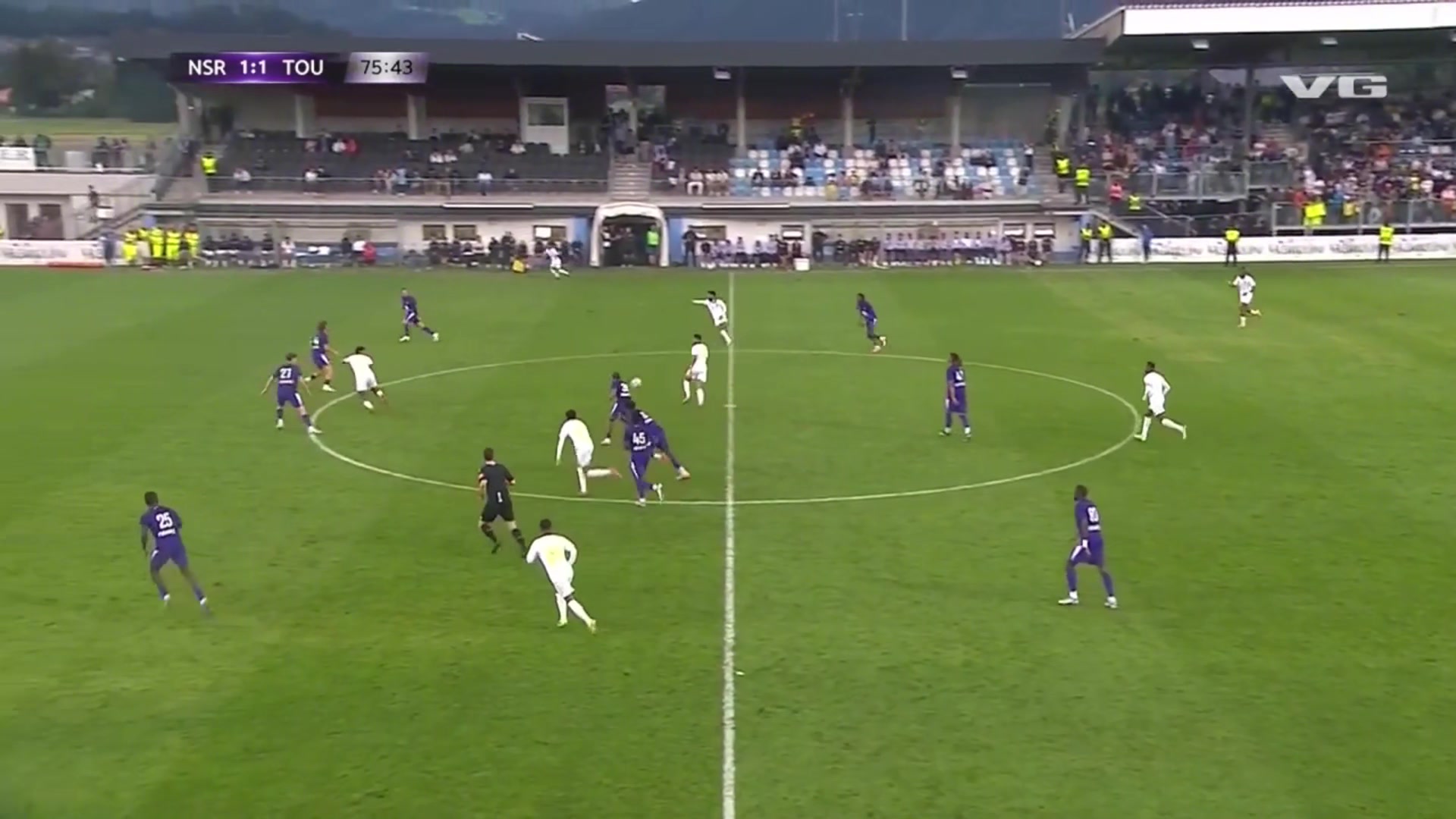 利雅得胜利反超比分纳瓦夫右路下底挑传门前马兰头球破门