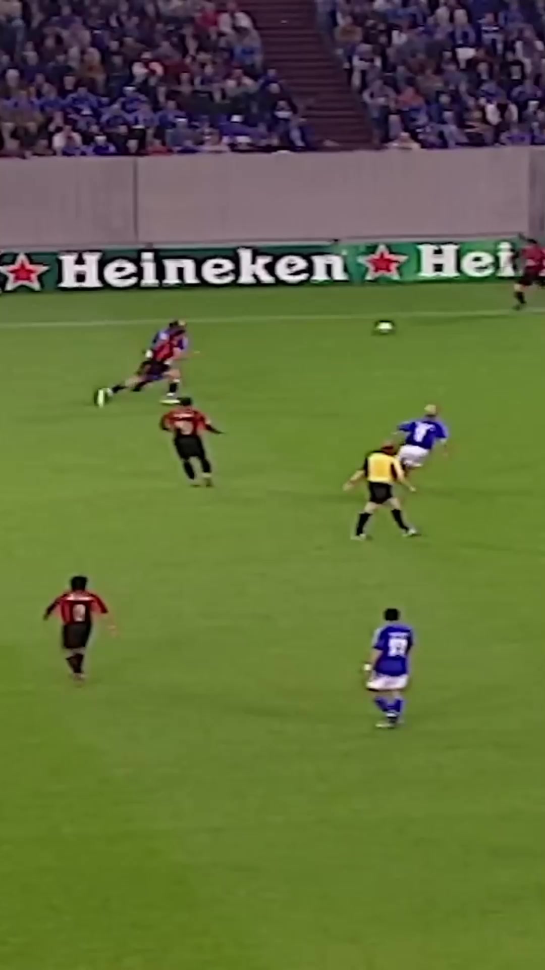 马尔蒂尼助攻有这么难吗过人前插传中轻轻松松