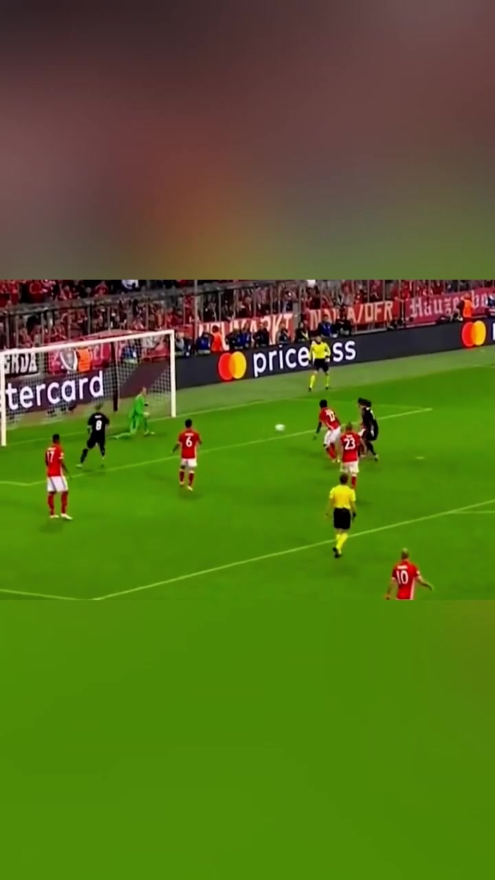 普通人接这一脚大概要成过儿了吧