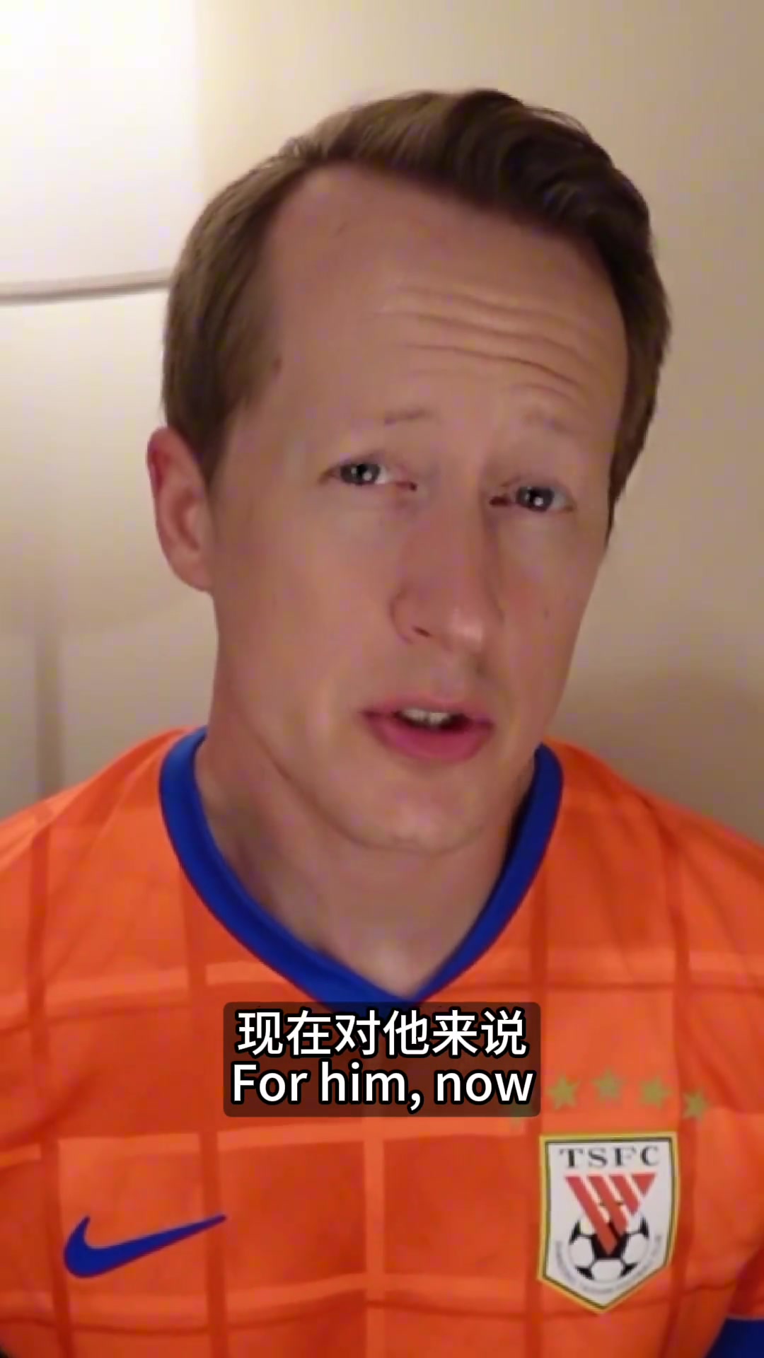 英国足球哥刘诚宇应该提前一小时到训练基地练习100 个点球