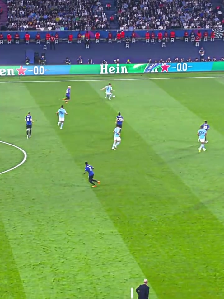 你会怎么评价这对后腰组合罗德里和斯通斯欧冠决赛的精彩表现