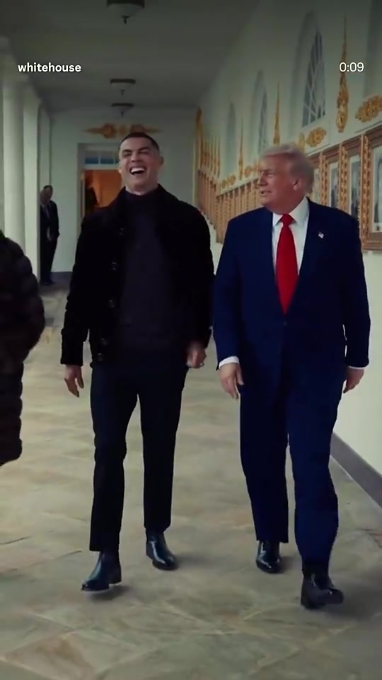权威认证白宫官媒晒C罗与特朗普同行配文两位GOAT