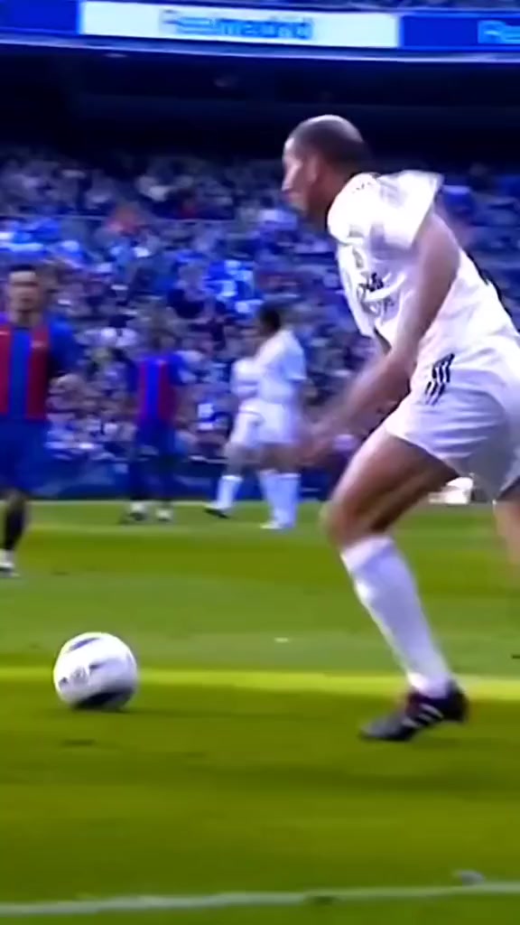 巴萨球迷巅峰的小白人见人爱