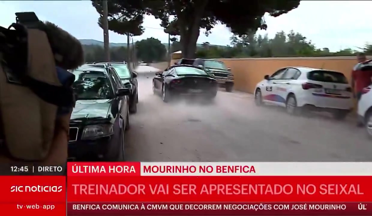 情义值千金穆帅开着阿布17年前送的限量版法拉利跑车出任本菲卡主帅