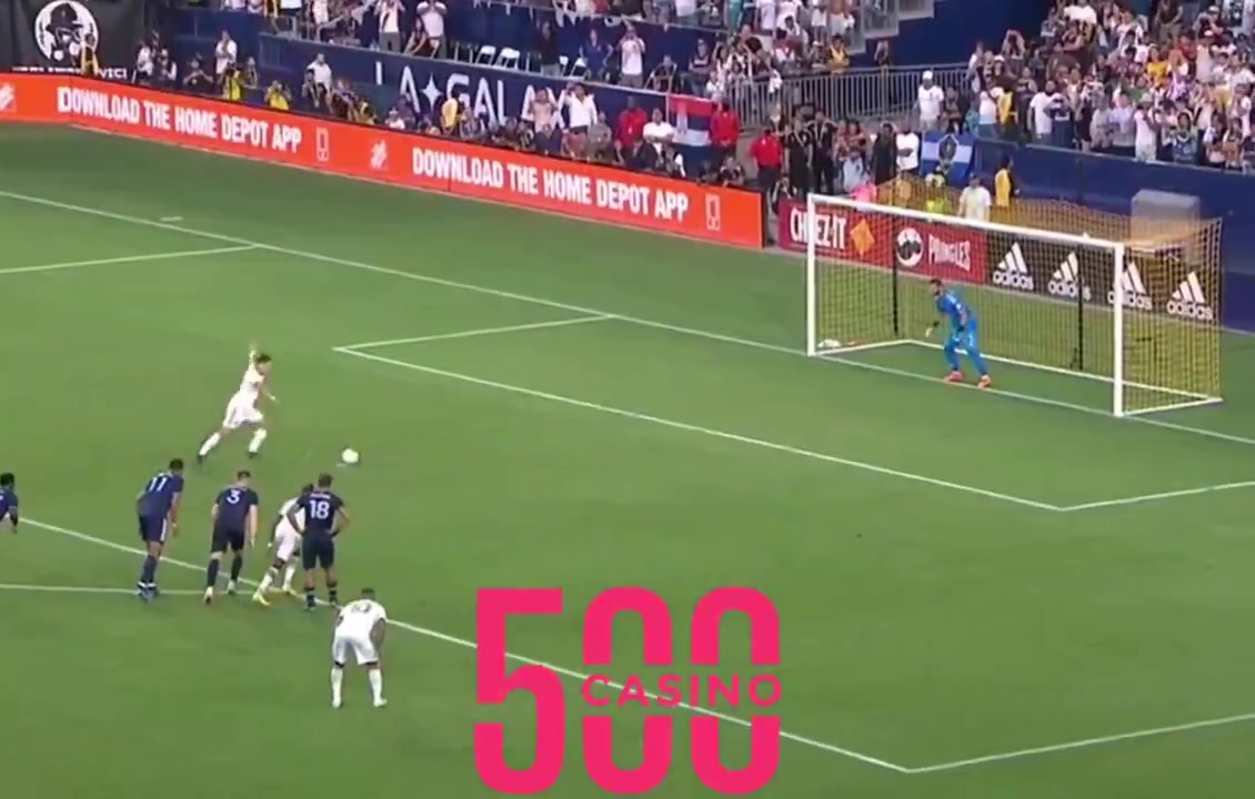 玩砸了️2022年小豌豆勺子点球被识破球队错失绝杀