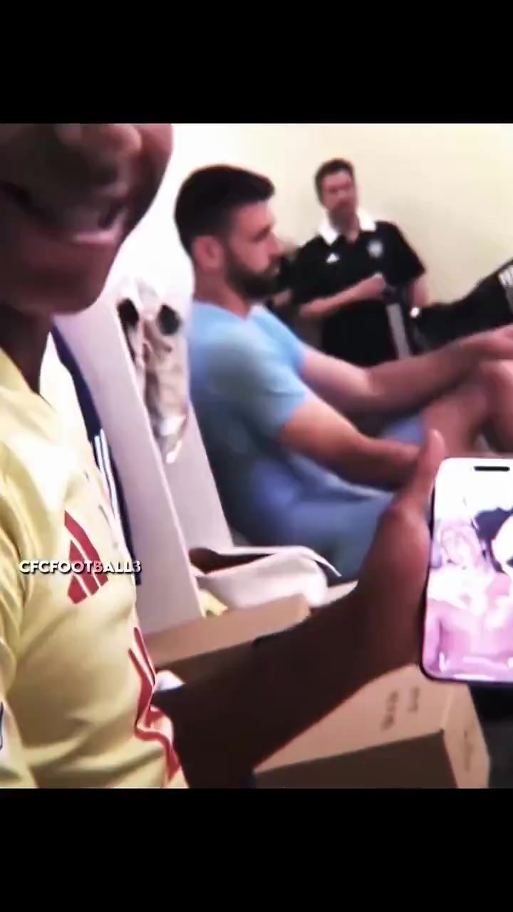 国外网友当18岁的亚马尔专注泡妞时18岁姆巴佩已经夺得世界杯