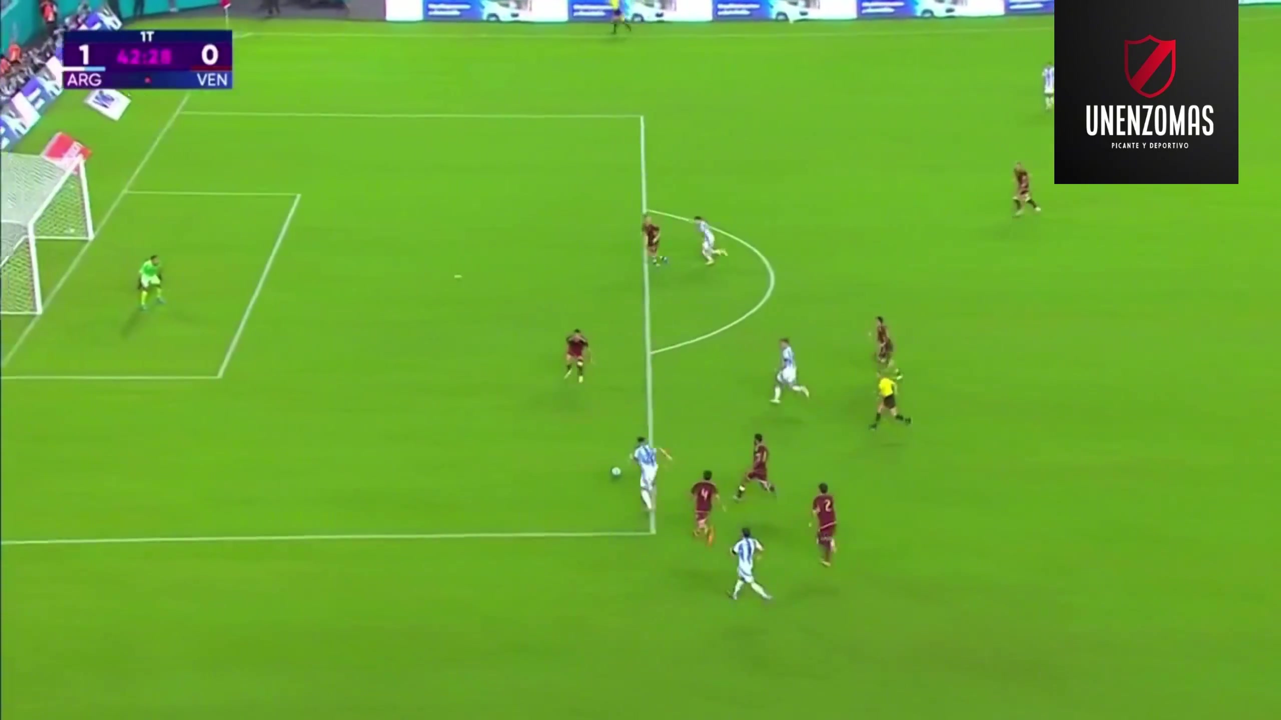 委内瑞拉门将神了劳塔罗差点打进一粒精彩进球