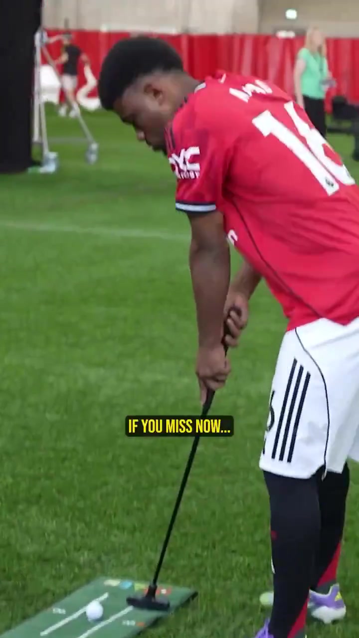 B费更新社媒幸运的是阿玛德的左脚不像左手那样