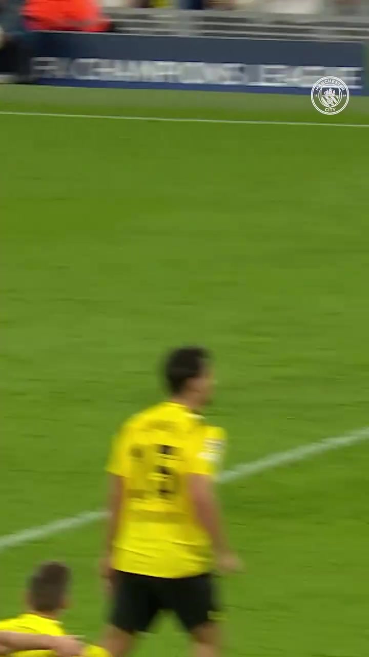 面对旧主自然要全力以赴名场面哈兰德的超级英雄式进球