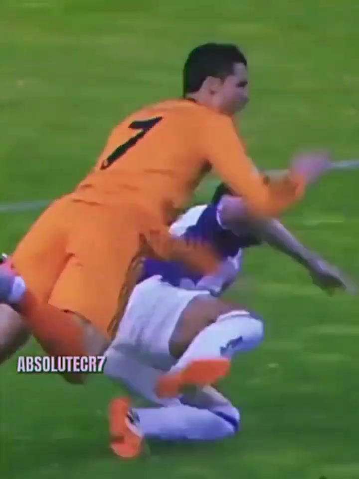 国外网友这次膝伤让C罗的过人大不如以前了