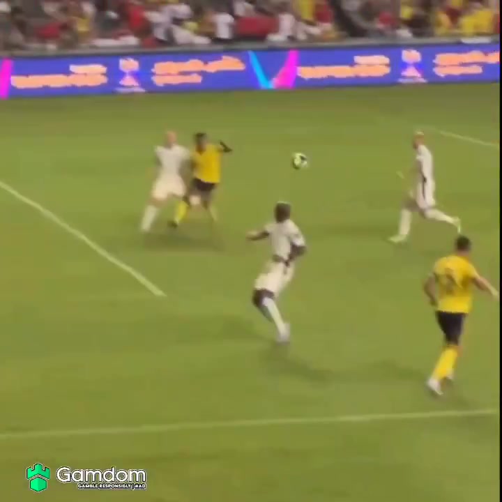 再现单车少年40岁的C罗单车踩得依旧丝滑