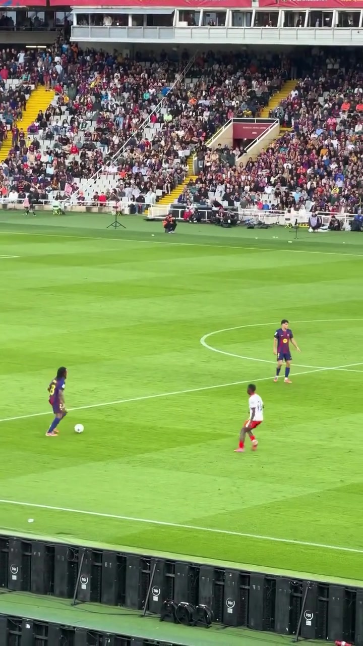 绝杀阿劳霍弗里克问我能不能踢前锋我说我上场就能进球