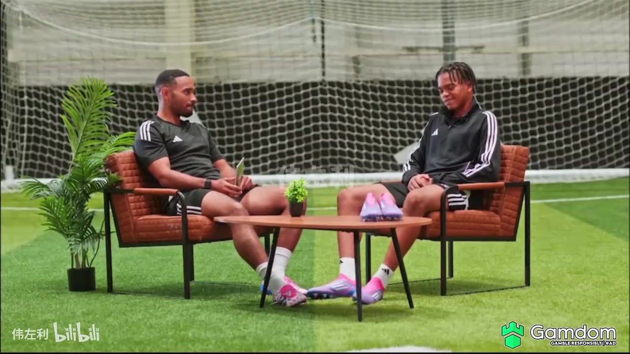 梅粉1主持人称梅西是GOAT利物浦新星恩古莫哈连连点头