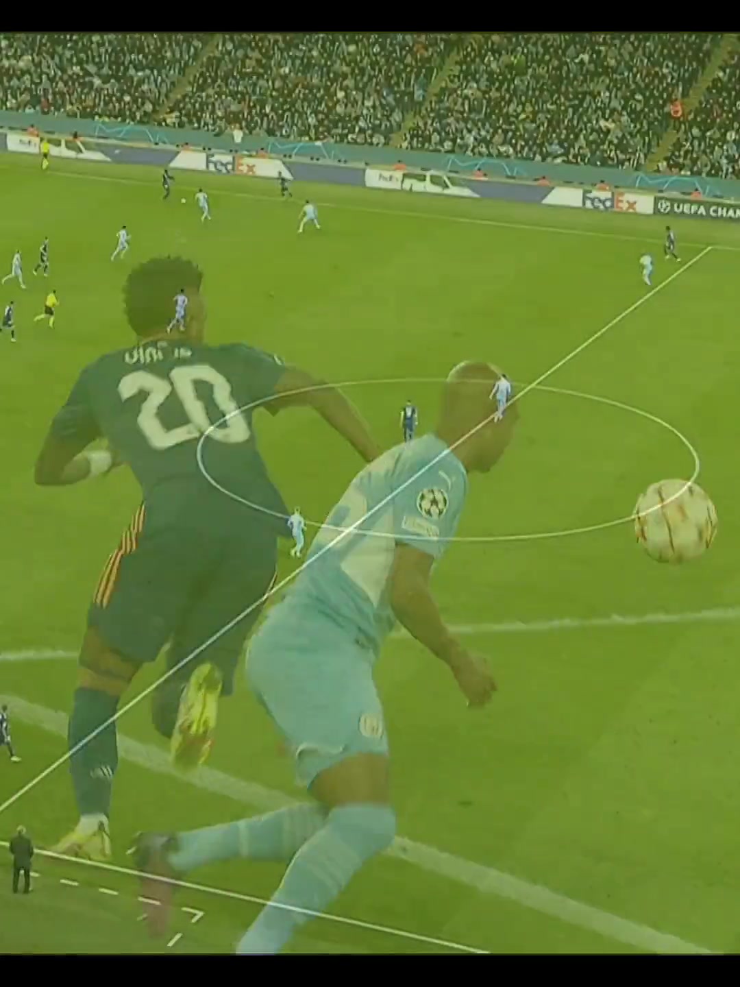 强是真的强还记得维尼修斯对曼城时这次千里走单骑吗