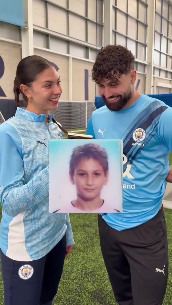 格瓦迪奥尔根据童年照猜曼城队友瓜迪奥拉照片有点成熟啊